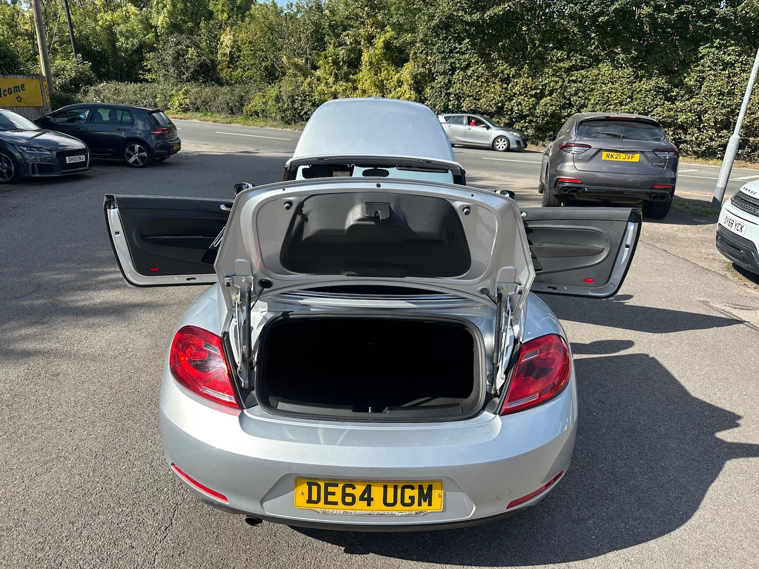 Used Volkswagen Beetle 2014 for sale - 76990220: Photo 28