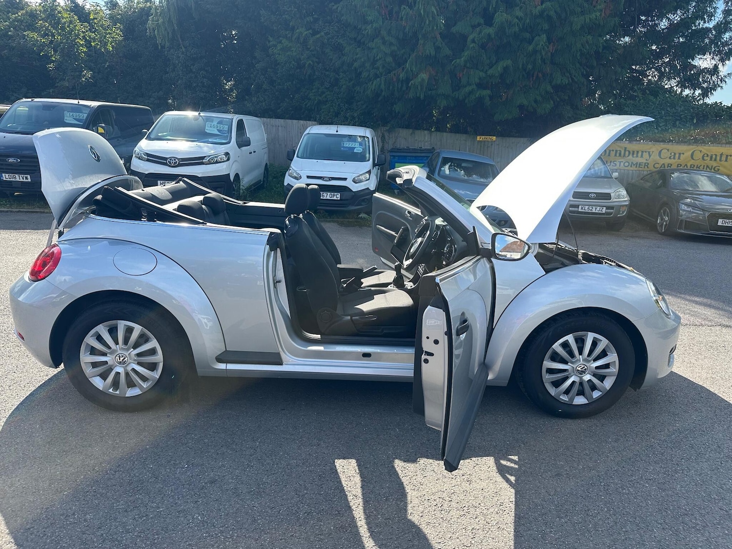 Used Volkswagen Beetle 2014 for sale - 76990220: Photo 29