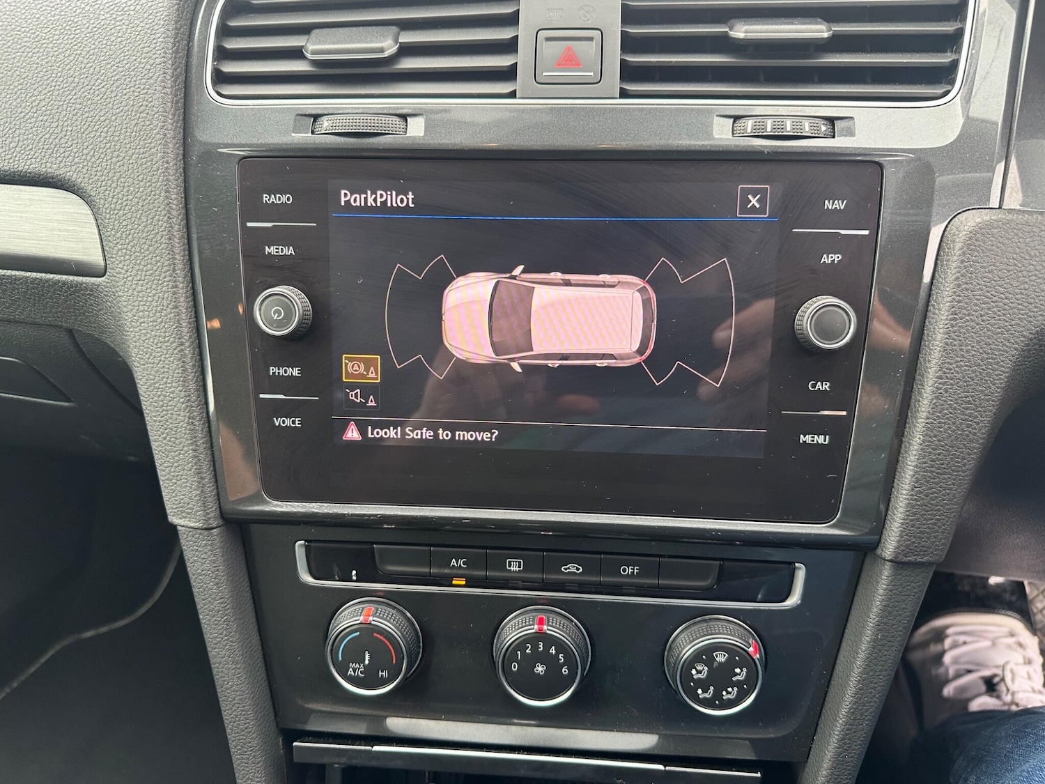 Used Volkswagen Golf 2018 for sale - 75990063: Photo 11