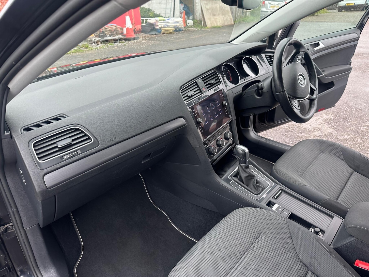 Used Volkswagen Golf 2018 for sale - 75990063: Photo 18