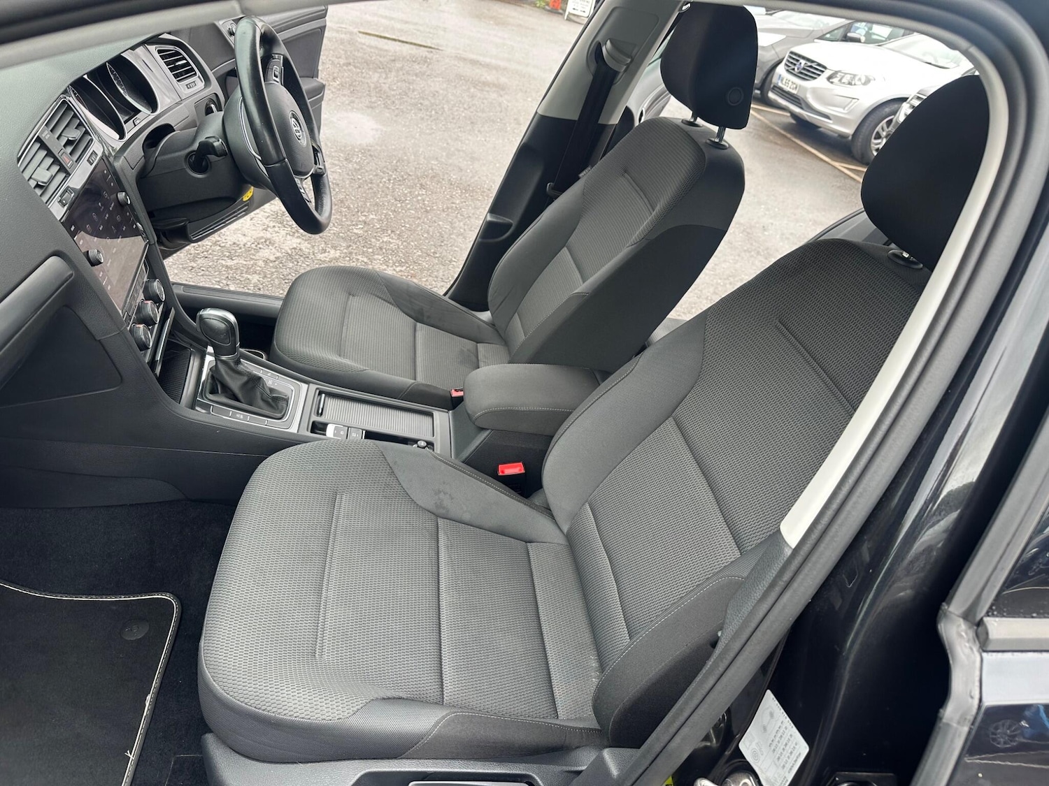 Used Volkswagen Golf 2018 for sale - 75990063: Photo 20