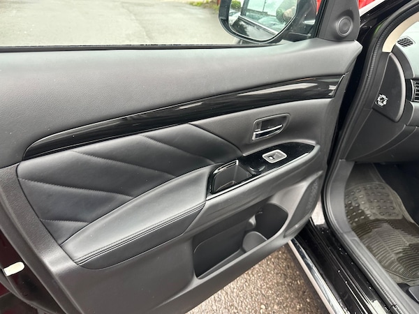 Used Mitsubishi Outlander 2016 for sale - 76167380: Photo 22