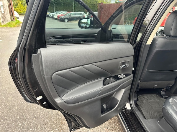 Used Mitsubishi Outlander 2016 for sale - 76167380: Photo 25