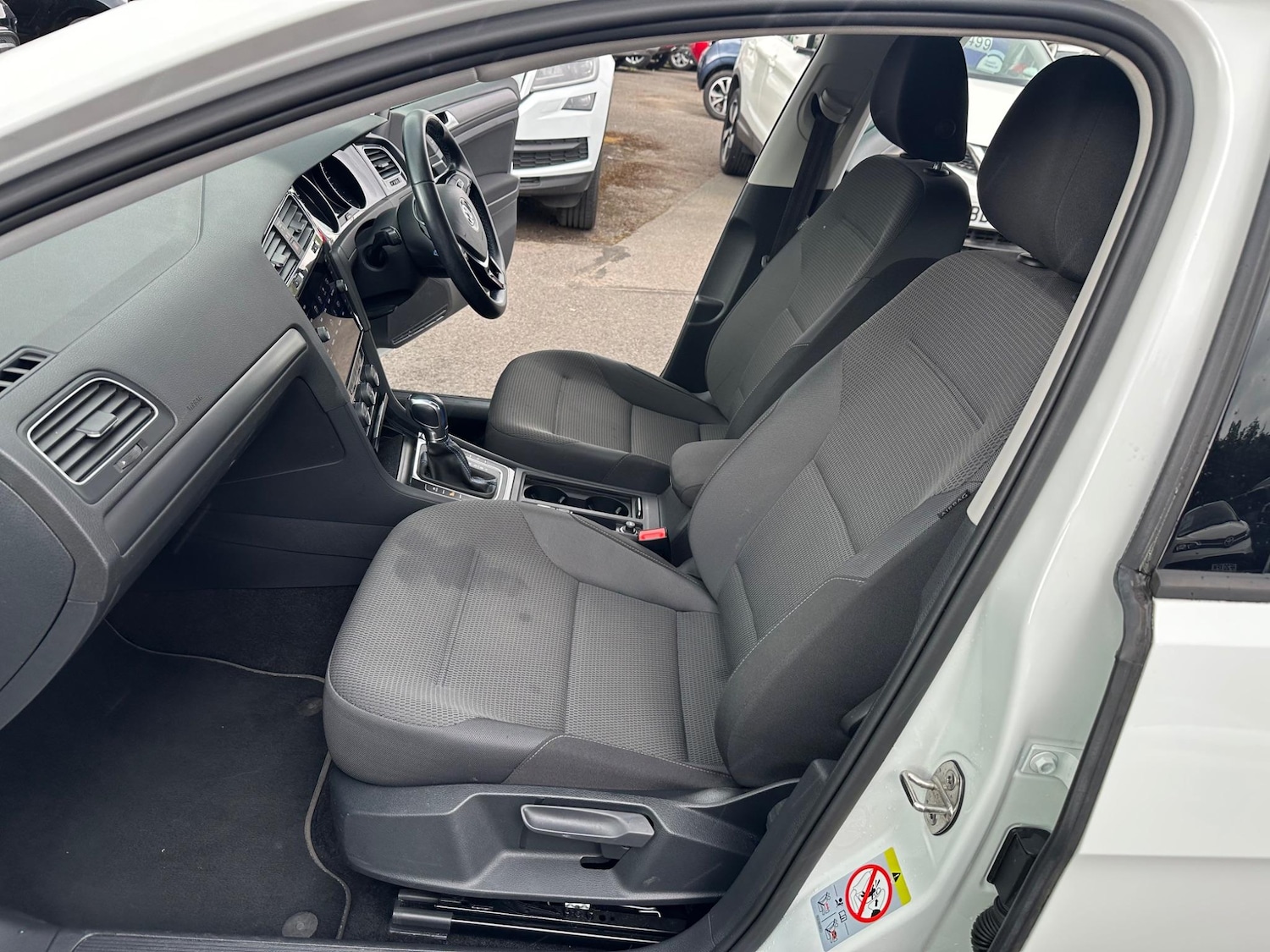 Used Volkswagen Golf 2019 for sale - 76539178: Photo 28