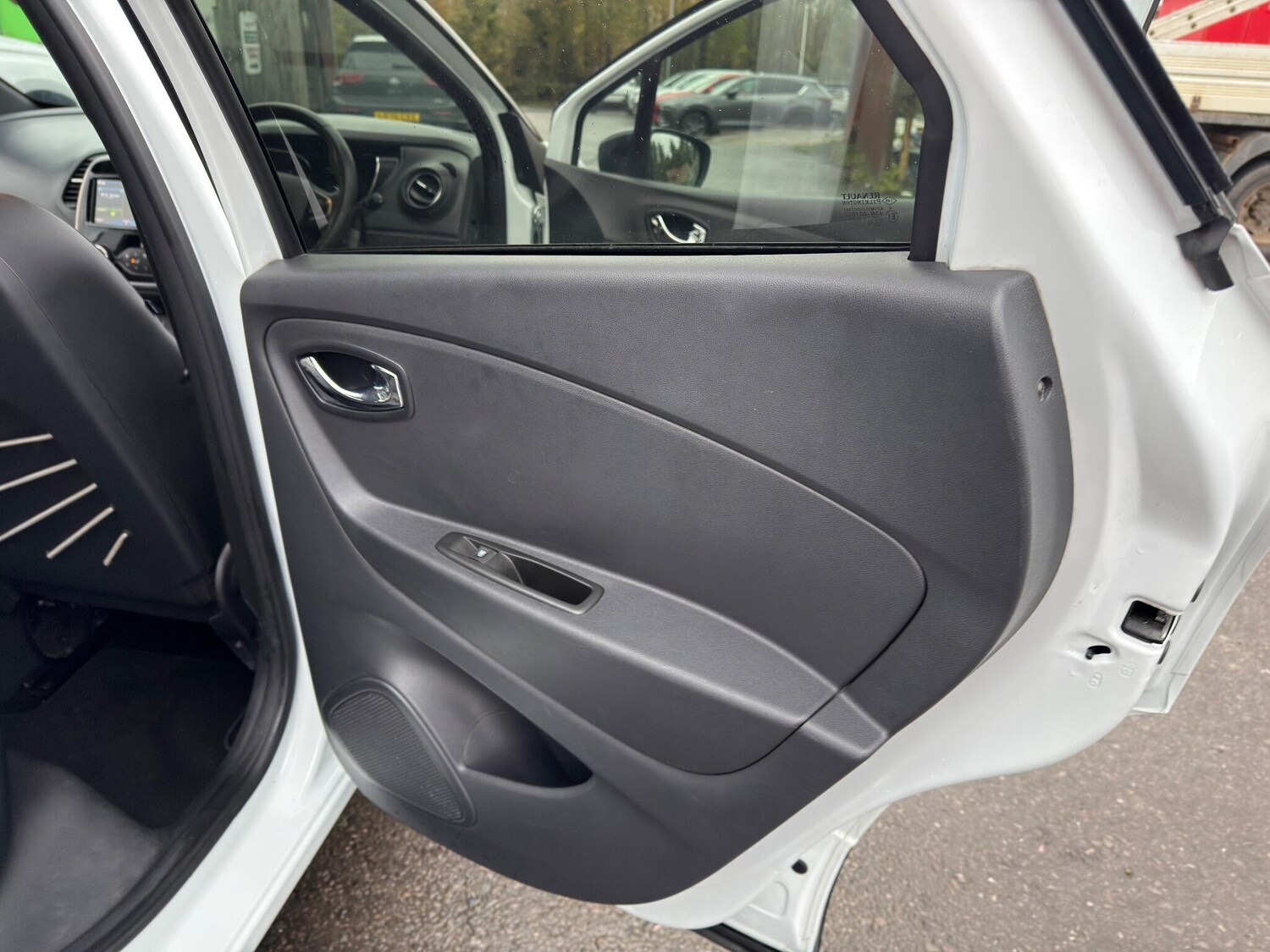 Used Renault Captur 2017 for sale - 76550010: Photo 24