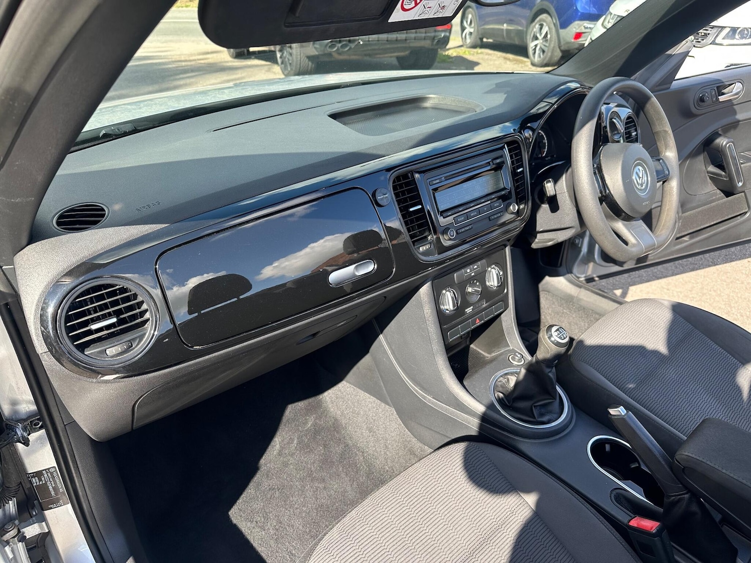 Used Volkswagen Beetle 2014 for sale - 76122276: Photo 11