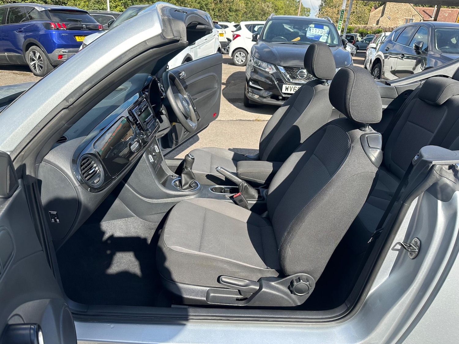 Used Volkswagen Beetle 2014 for sale - 76122276: Photo 12