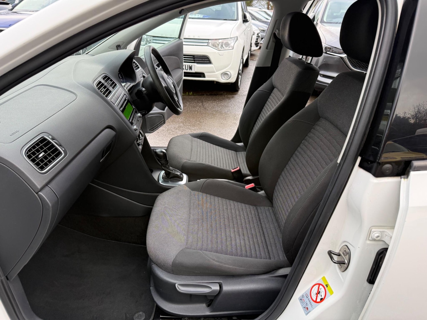 Used Volkswagen Polo 2014 for sale - 77479031: Photo 15