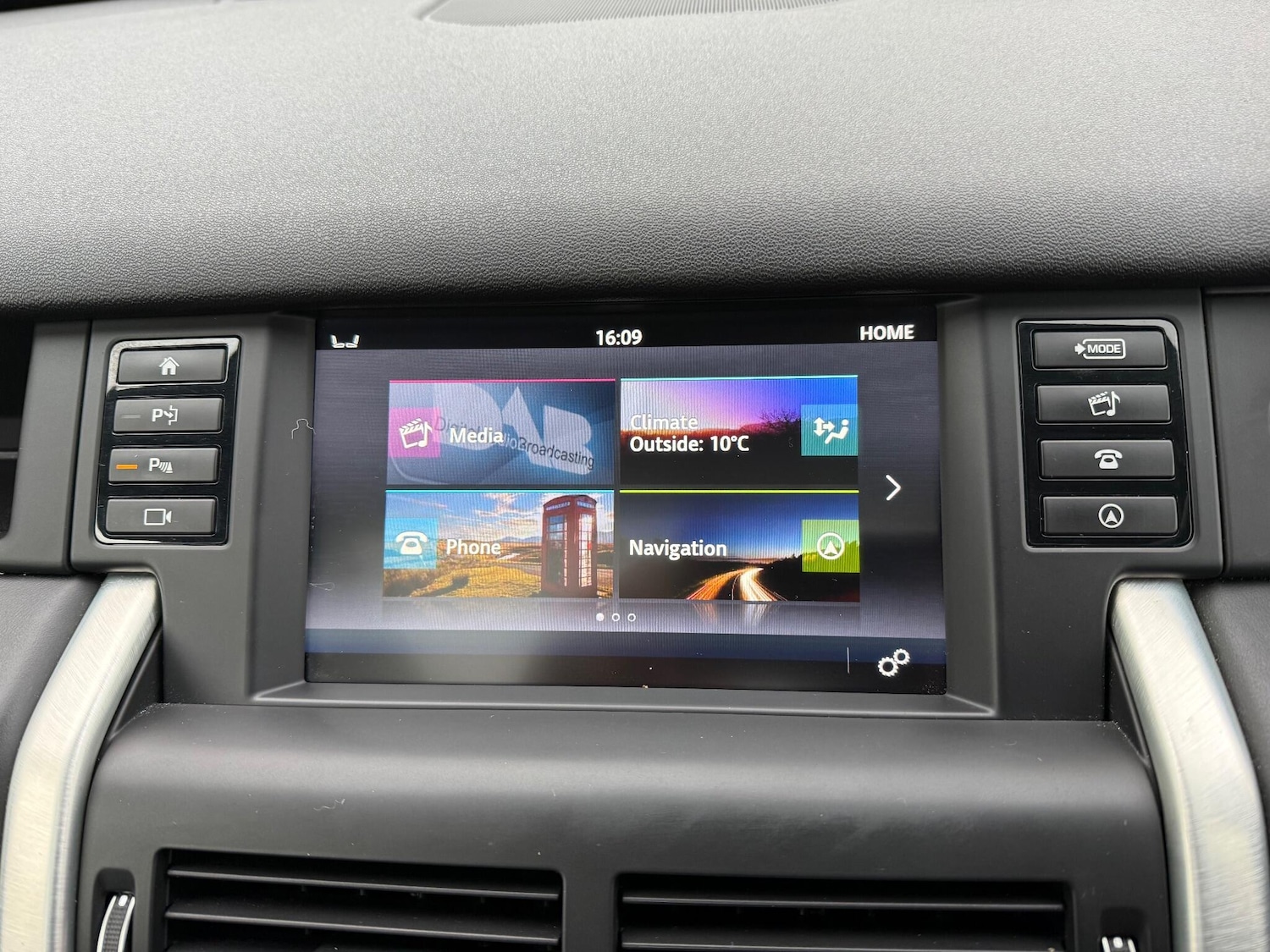 Used Land Rover Discovery Sport 2018 for sale - 76409385: Photo 11