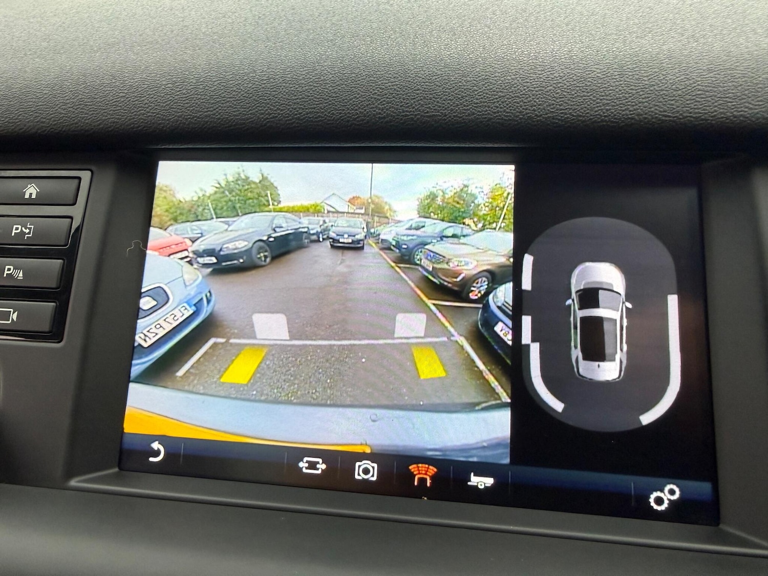 Used Land Rover Discovery Sport 2018 for sale - 76409385: Photo 44