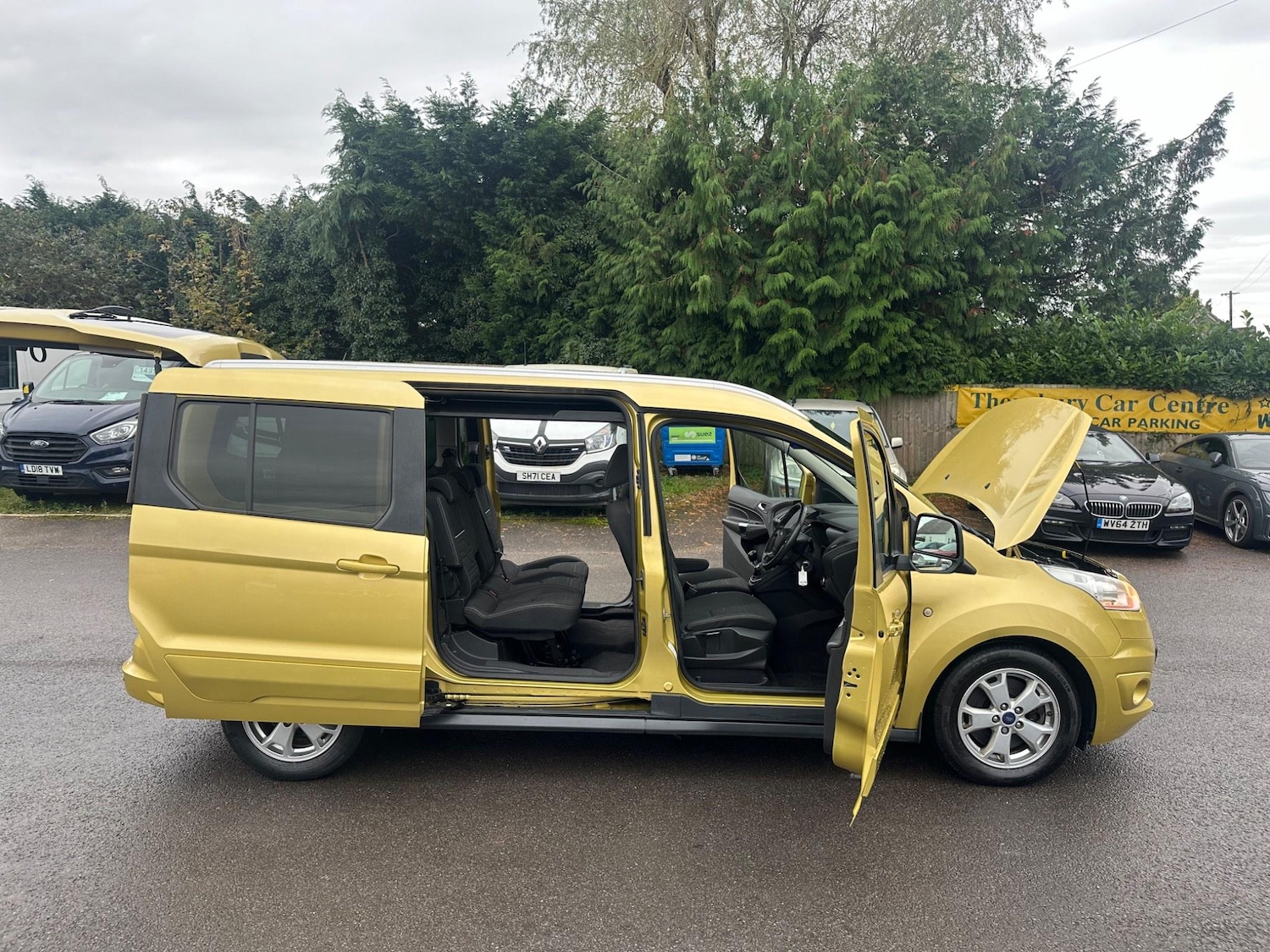 Used Ford Grand Tourneo Connect 2014 for sale - 77017168: Photo 34