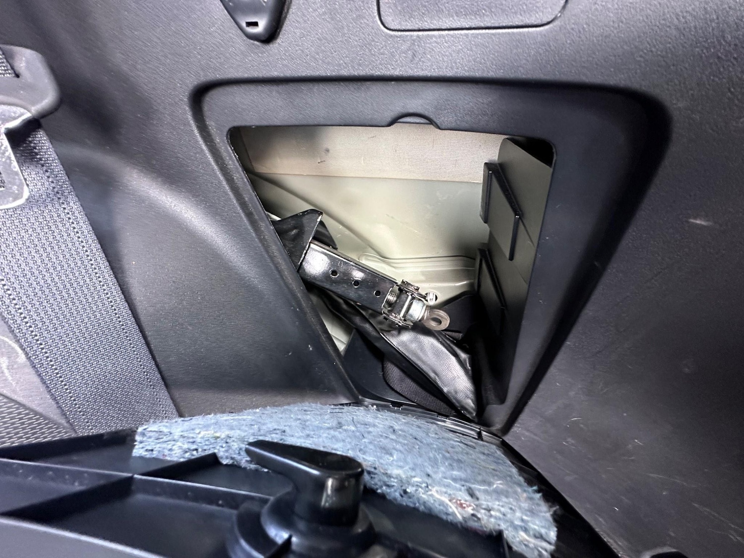 Used Citroen C-Crosser for sale - 76993721: Photo 29