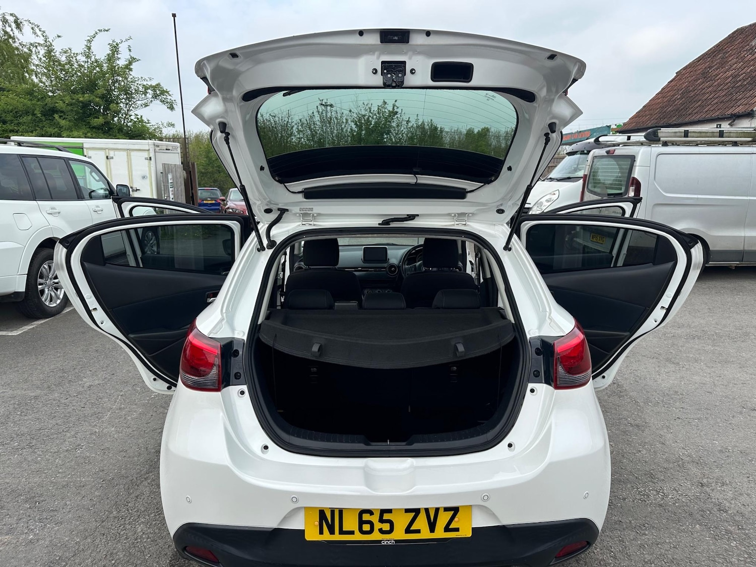 Used Mazda Mazda2 2015 for sale - 76550786: Photo 33