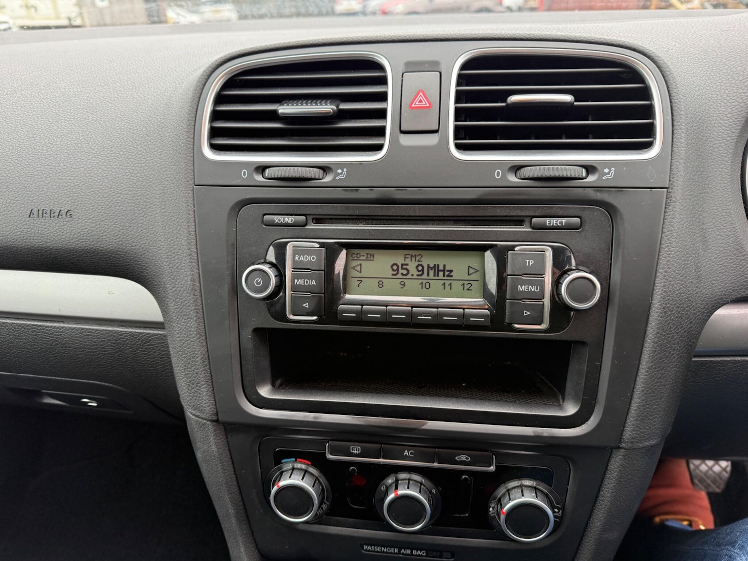 Used Volkswagen Golf 2010 for sale - 77625155: Photo 10