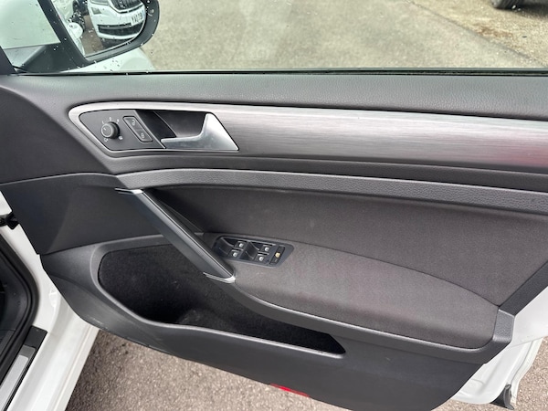 Used Volkswagen Golf 2019 for sale - 74726251: Photo 24