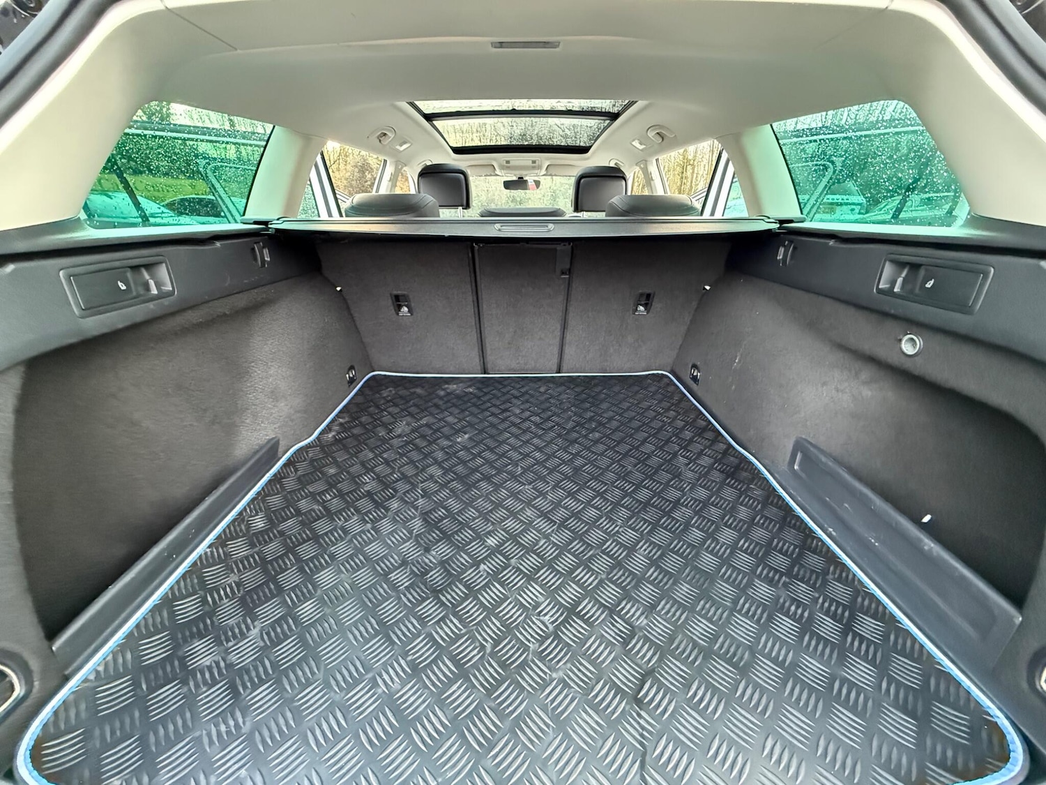 Used Volkswagen Passat 2017 for sale - 77468418: Photo 30