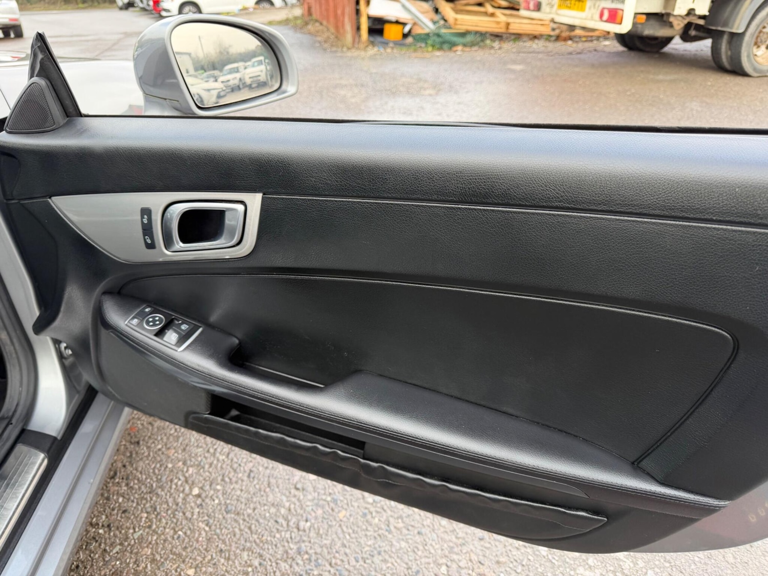 Used Mercedes-Benz SLK 2011 for sale - 77524106: Photo 31