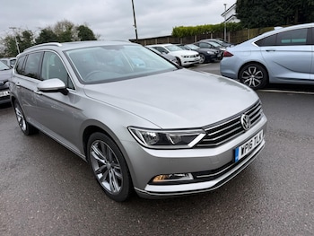 Used Volkswagen Passat 2016 for sale - 77611700: Photo