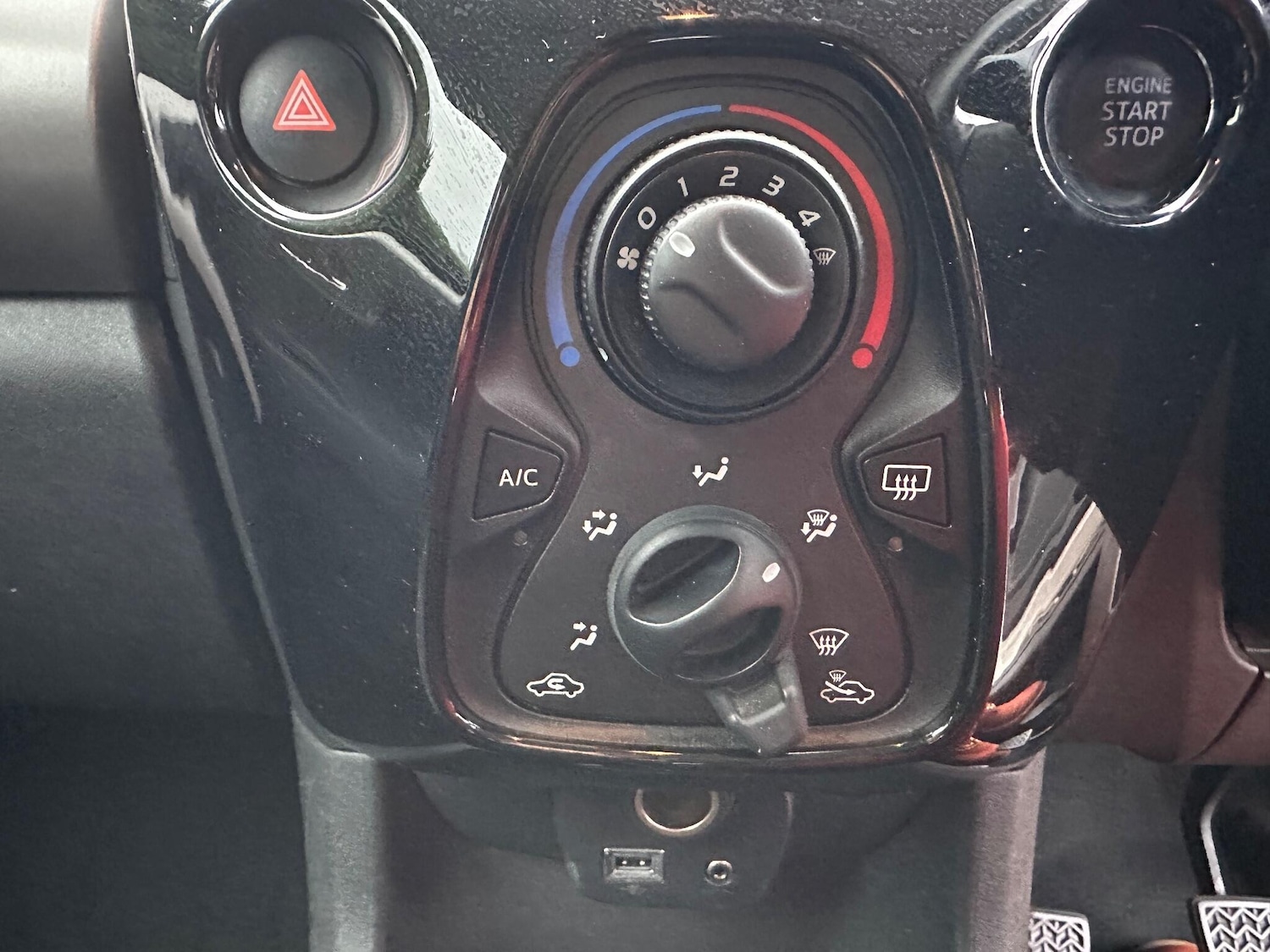 Used Peugeot 108 2015 for sale - 76996839: Photo 13