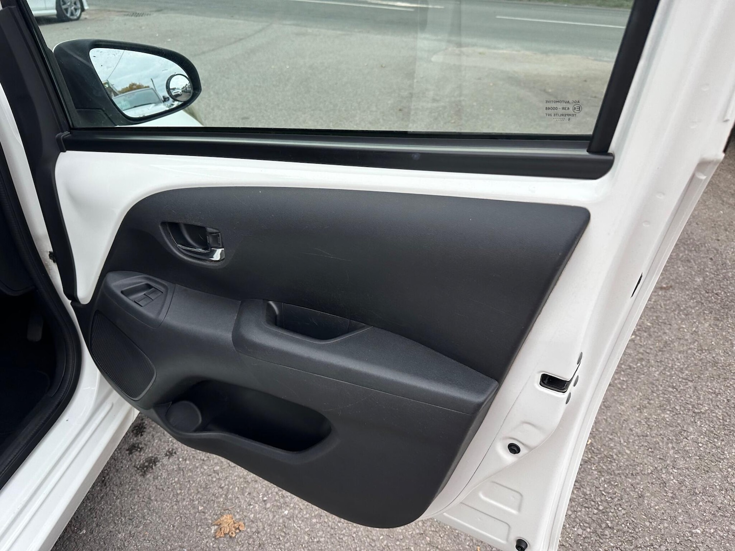 Used Peugeot 108 2015 for sale - 76996839: Photo 24