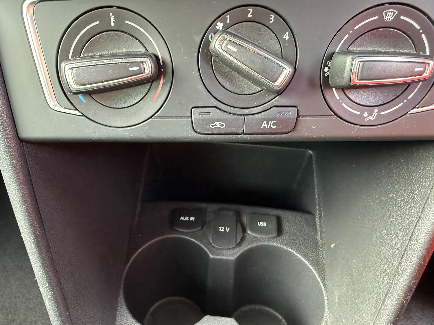 Used Volkswagen Polo 2016 for sale - 76398546: Photo 12