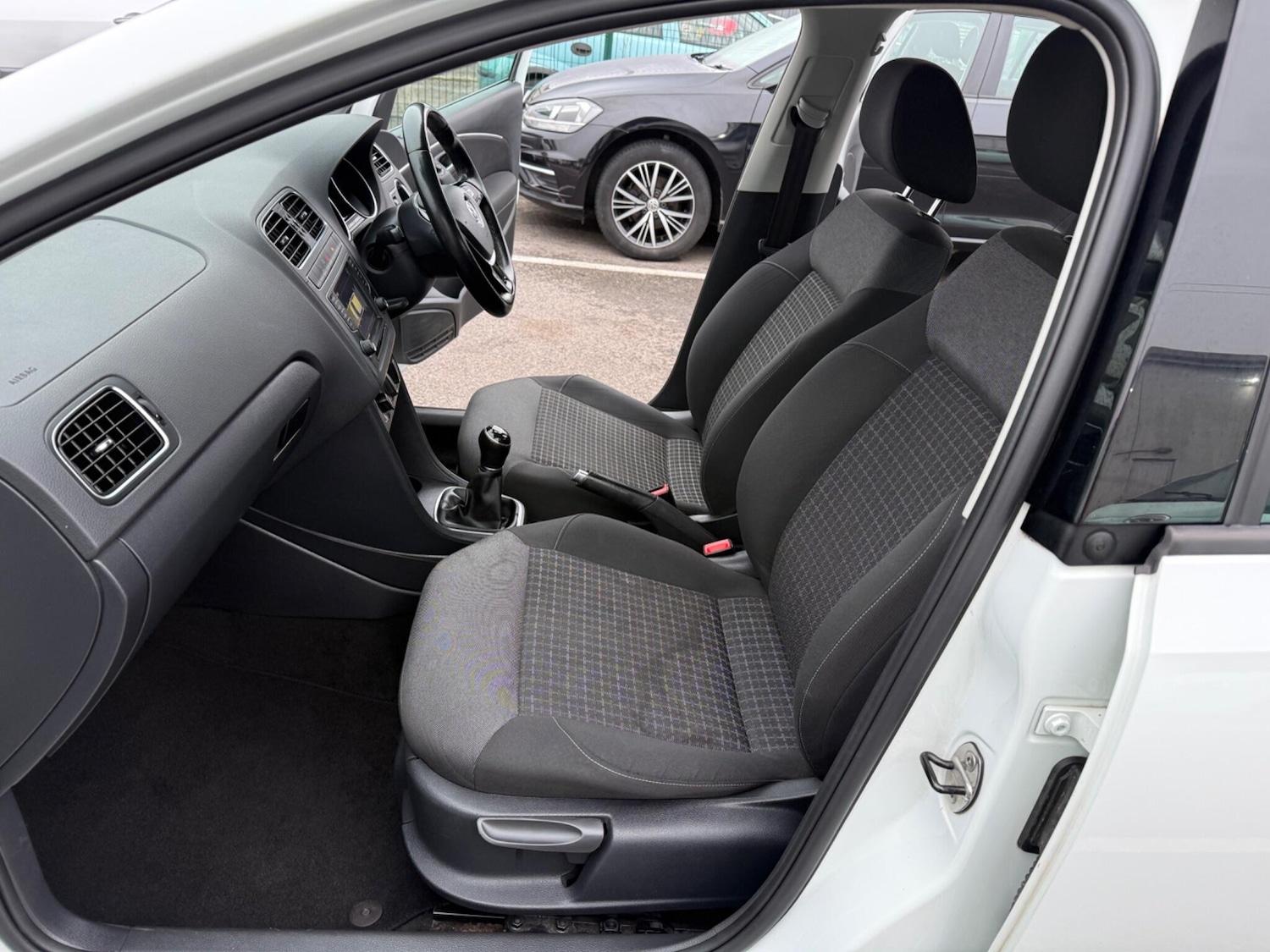 Used Volkswagen Polo 2016 for sale - 77331982: Photo 15