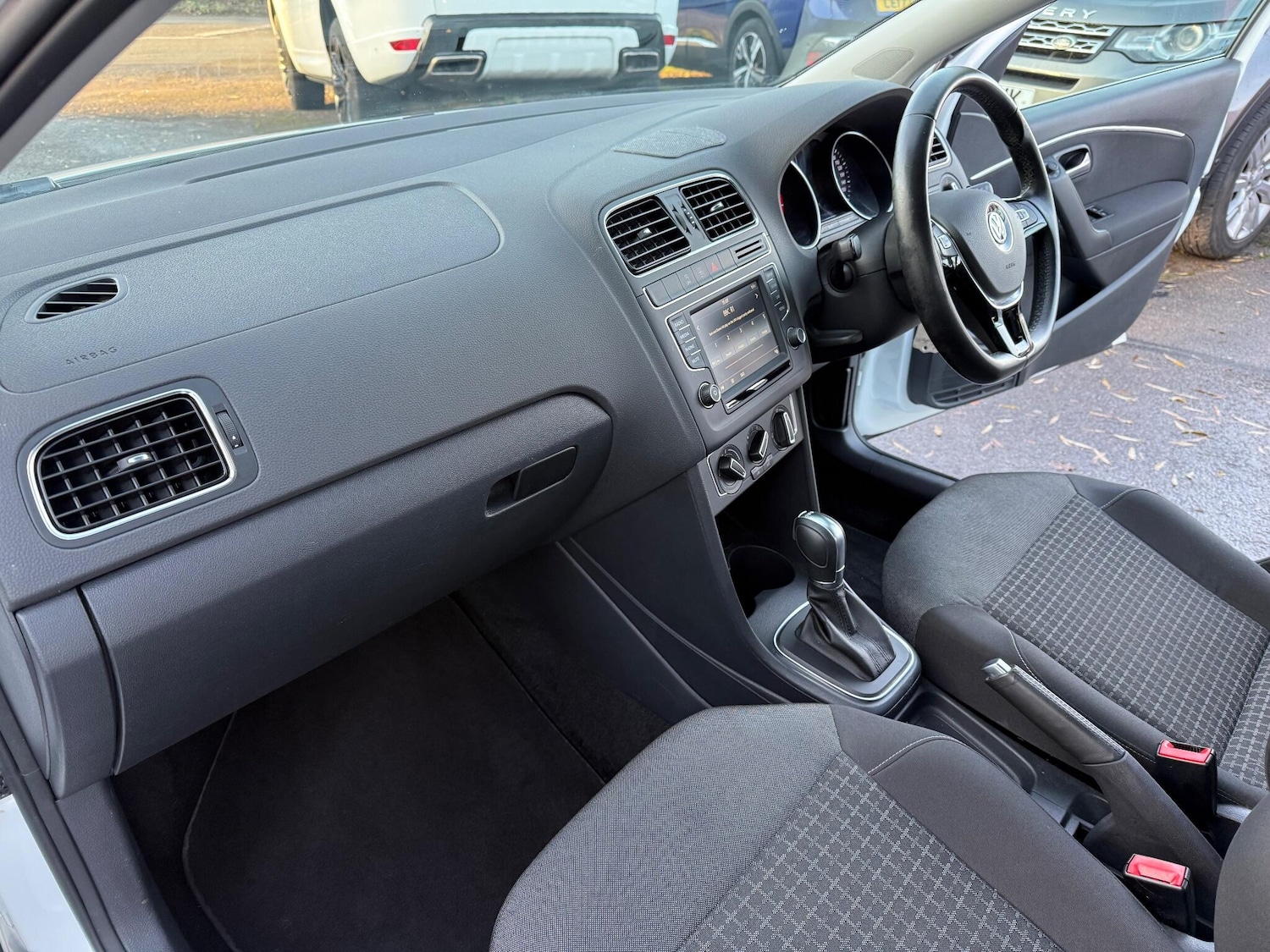 Used Volkswagen Polo 2014 for sale - 76926166: Photo 16