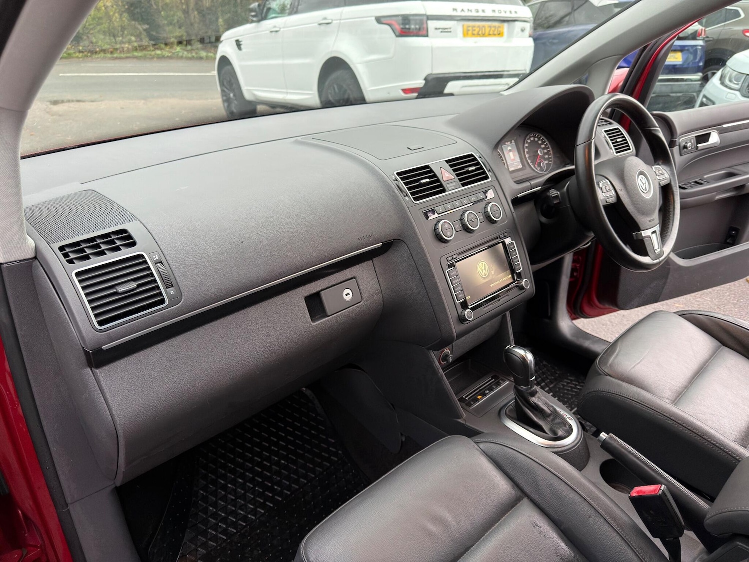 Used Volkswagen Touran 2014 for sale - 76989949: Photo 13