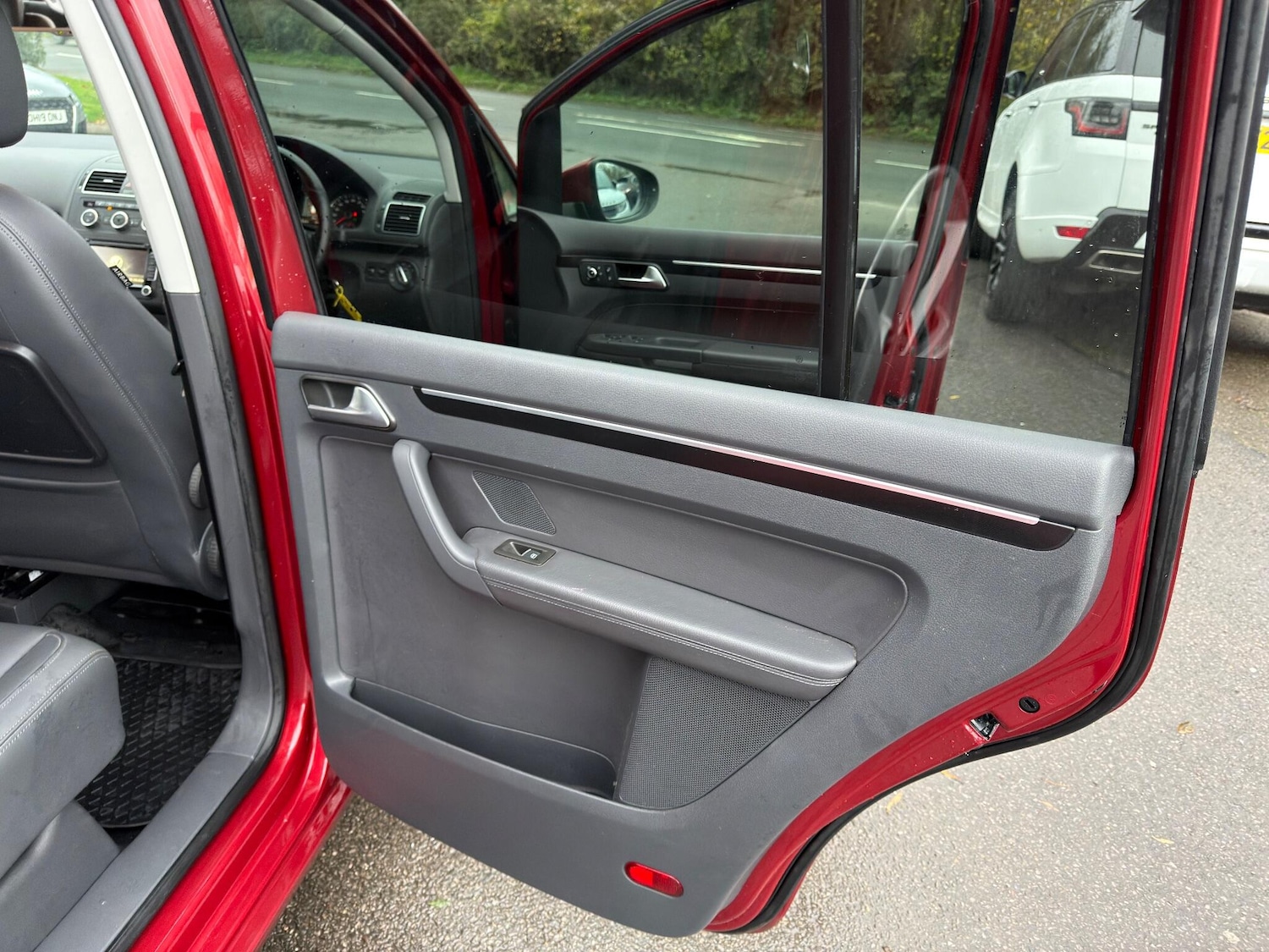 Used Volkswagen Touran 2014 for sale - 76989949: Photo 20