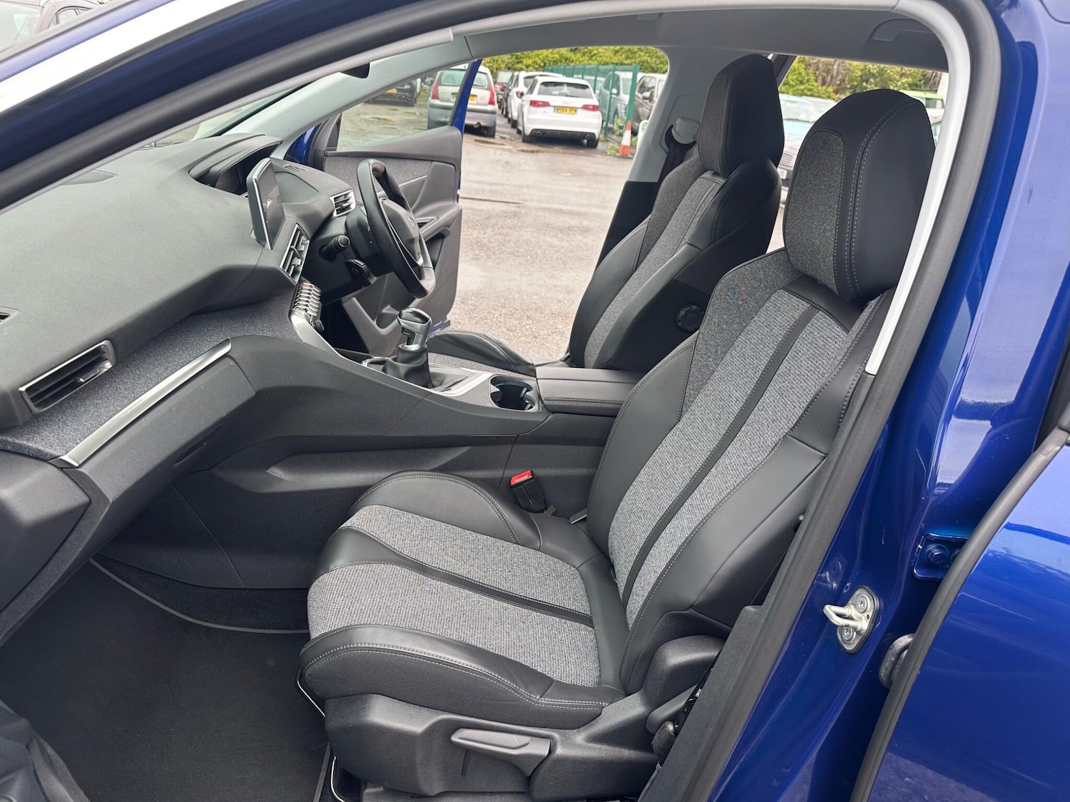 Used Peugeot 3008 2017 for sale - 76993474: Photo 20