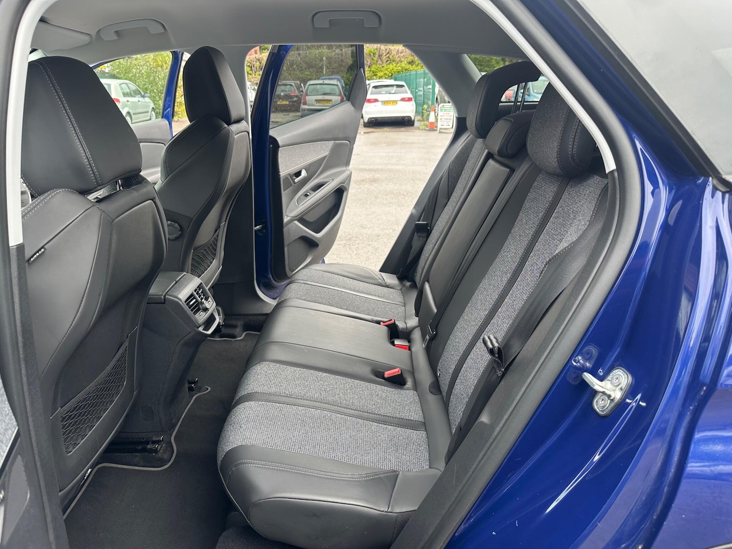 Used Peugeot 3008 2017 for sale - 76993474: Photo 24