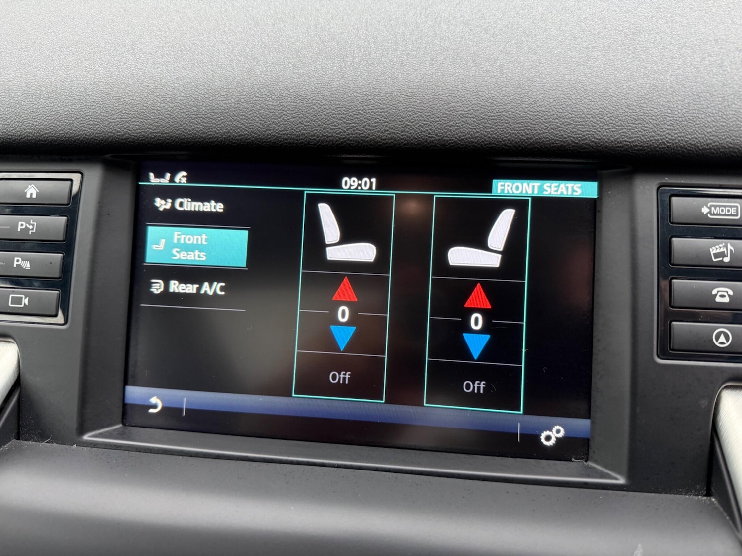 Used Land Rover Discovery Sport 2016 for sale - 77291229: Photo 12