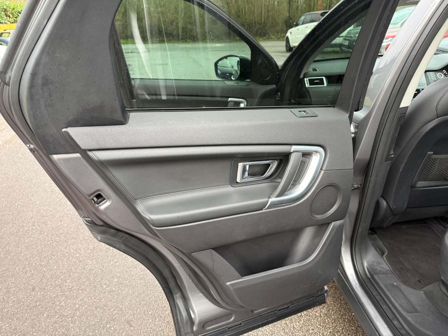 Used Land Rover Discovery Sport 2016 for sale - 77291229: Photo 25