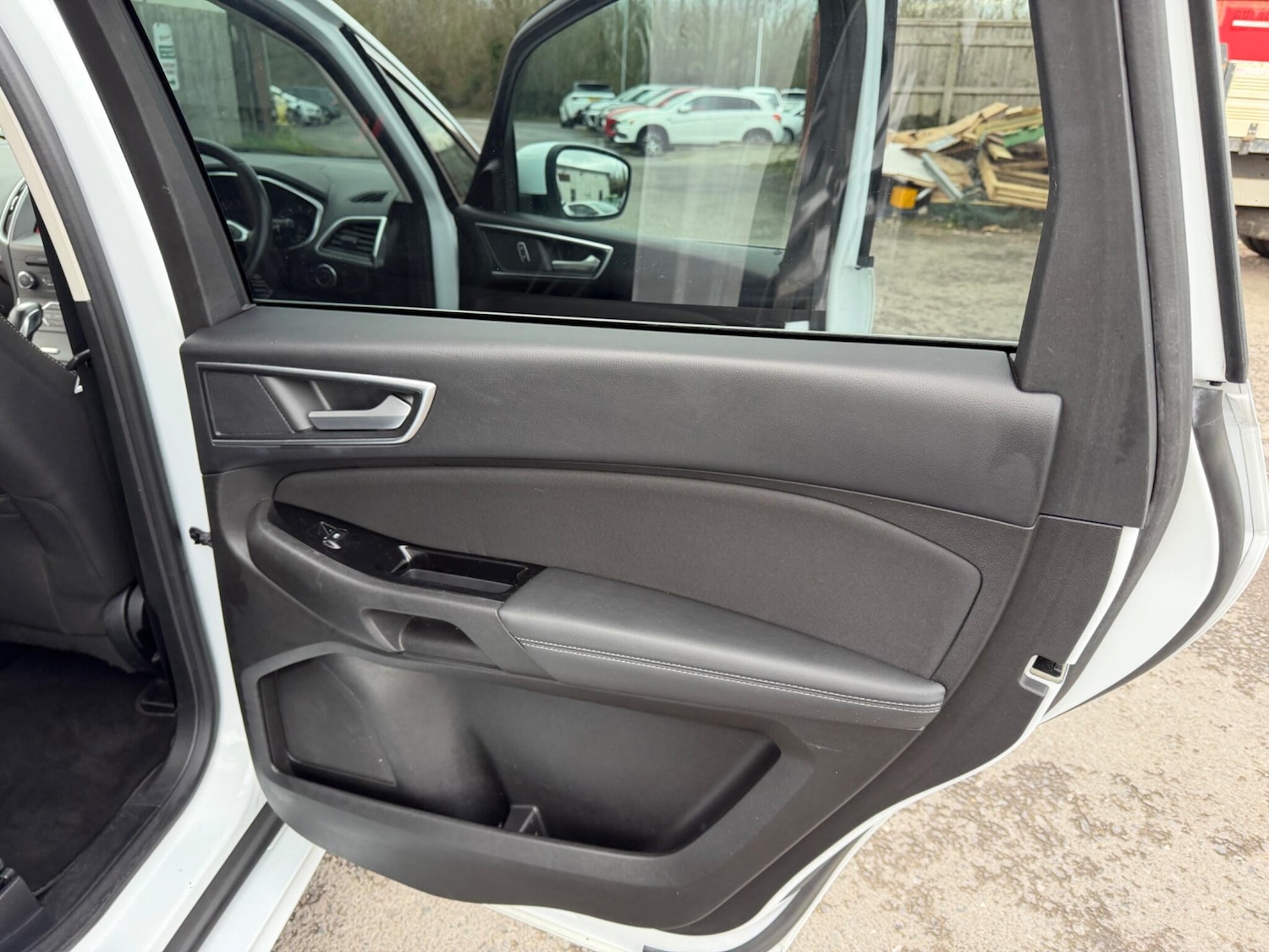 Used Ford S-Max 2018 for sale - 77538527: Photo 30