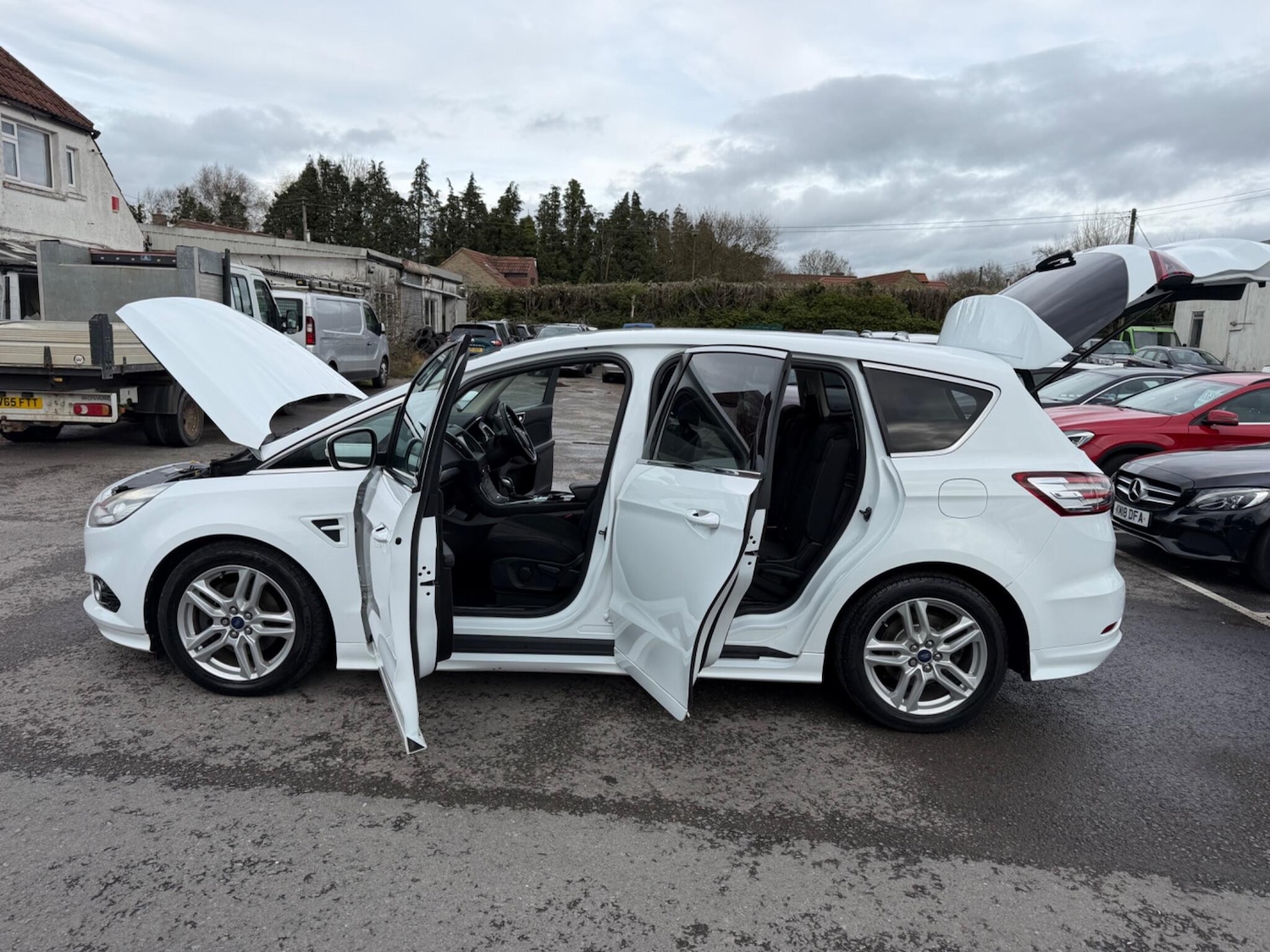 Used Ford S-Max 2018 for sale - 77538527: Photo 32