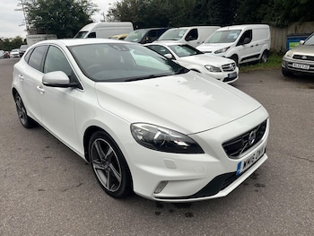 Used Volvo V40 2016 for sale - 76083640: Photo