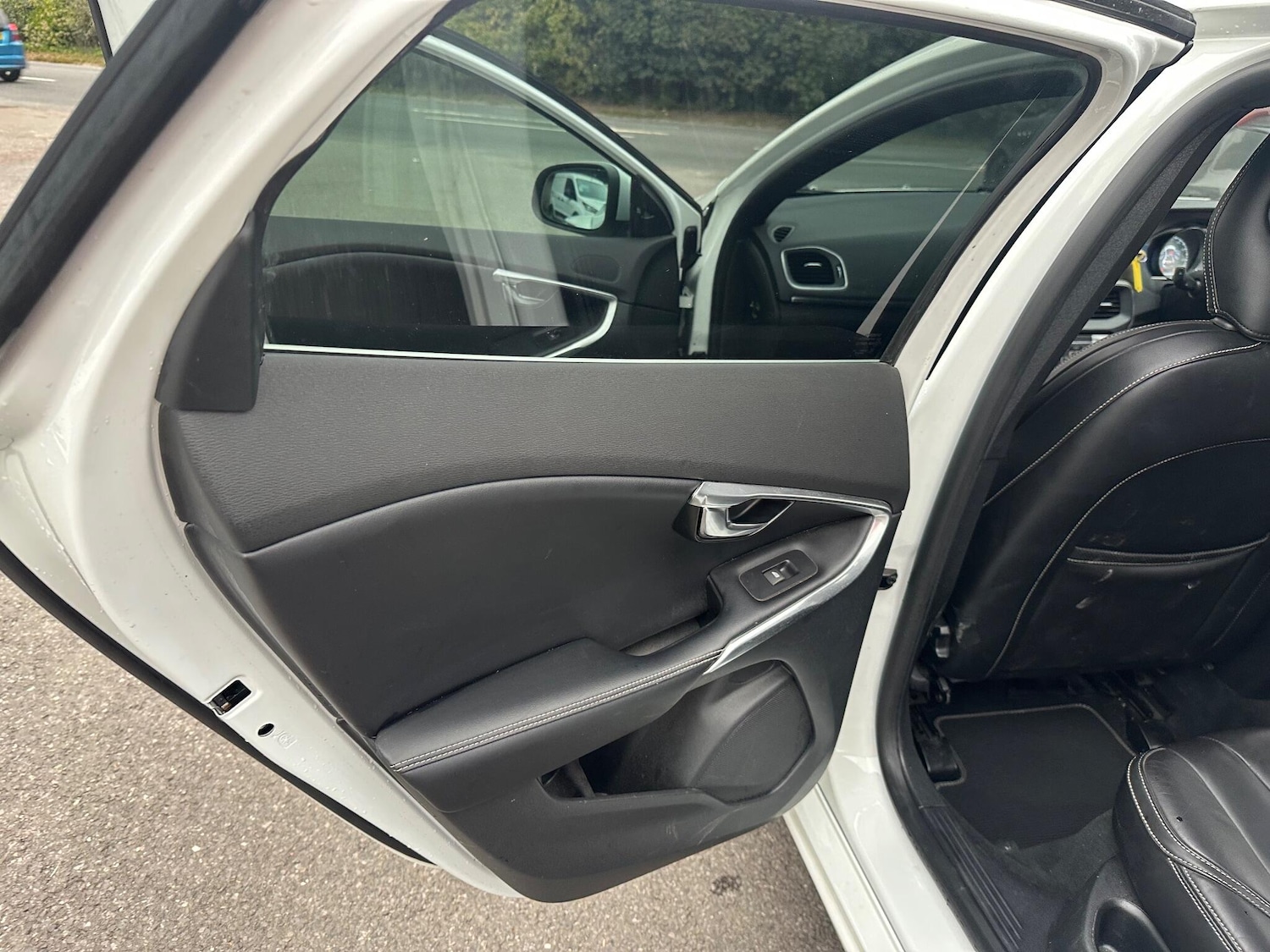 Used Volvo V40 2016 for sale - 76083640: Photo 25