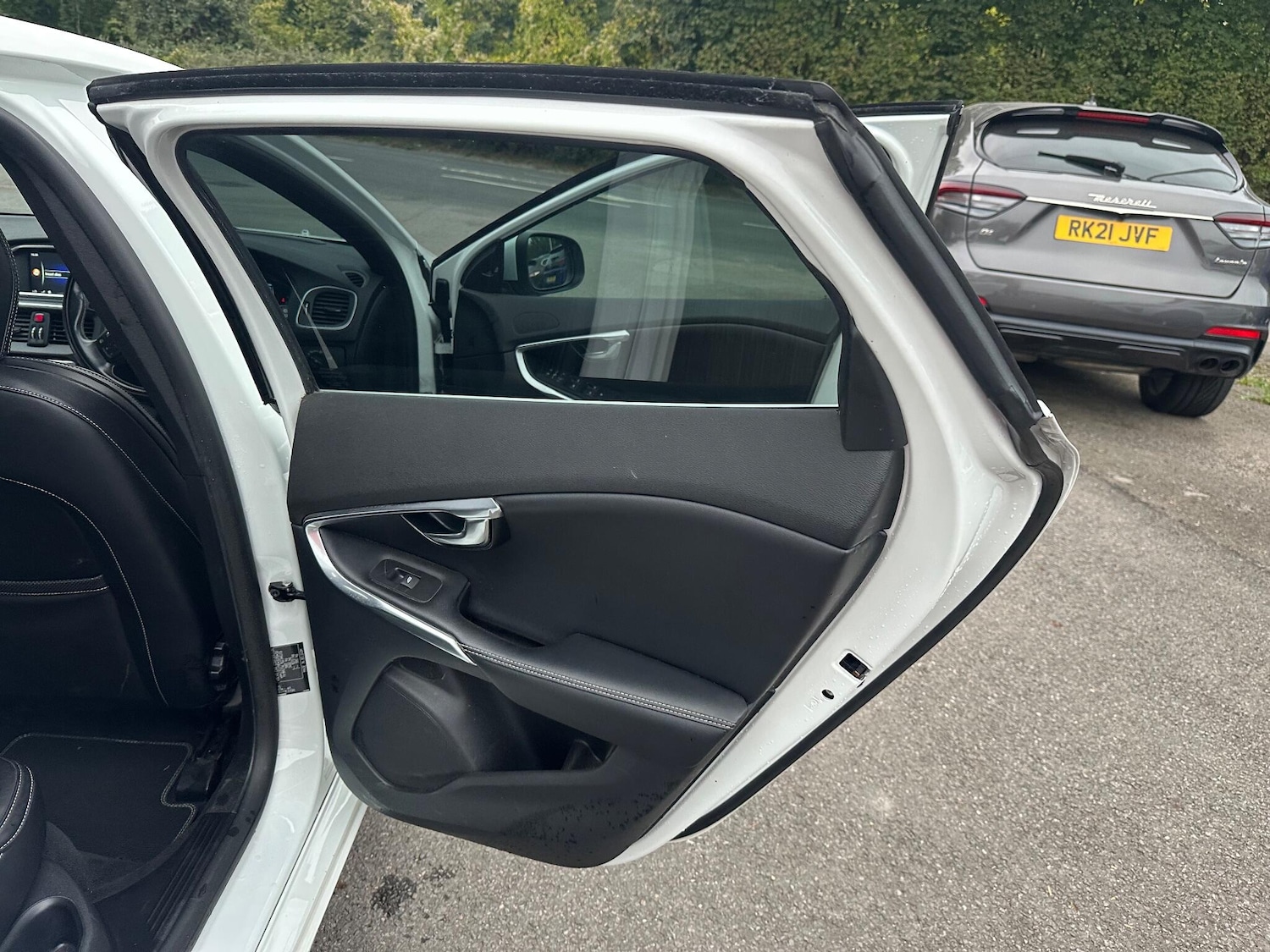 Used Volvo V40 2016 for sale - 76083640: Photo 29