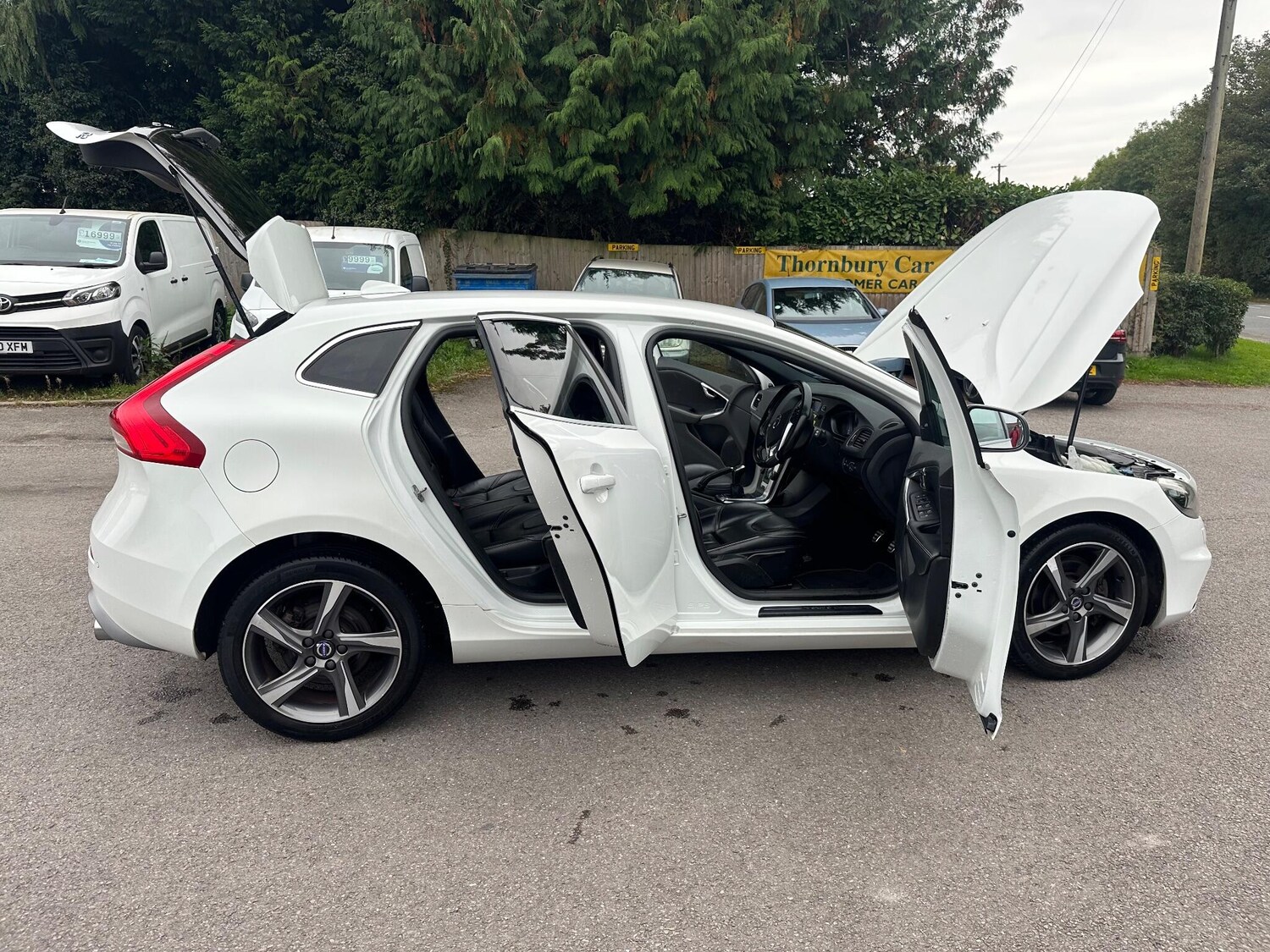 Used Volvo V40 2016 for sale - 76083640: Photo 36