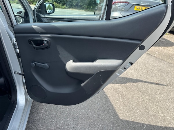 Used Hyundai i10 2009 for sale - 75577260: Photo 17