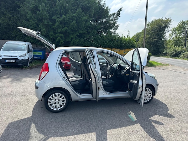 Used Hyundai i10 2009 for sale - 75577260: Photo 31