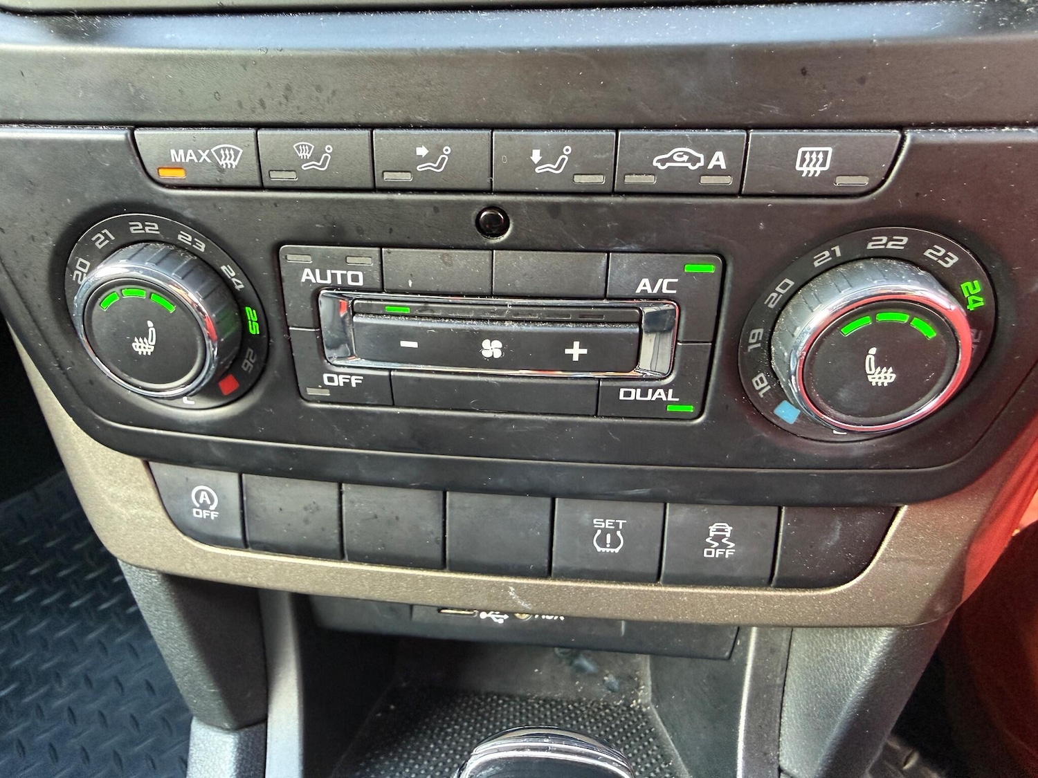 Used Skoda Yeti 2015 for sale - 76389036: Photo 11