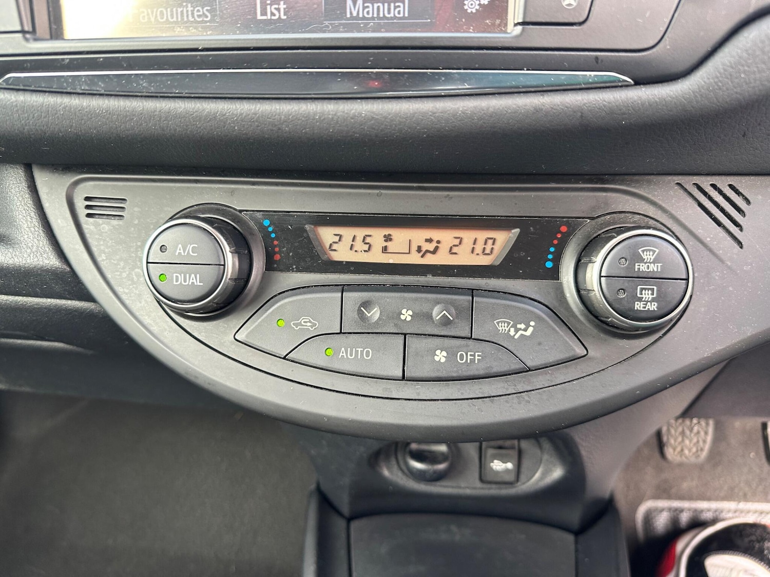 Used Toyota Yaris 2015 for sale - 75990416: Photo 11