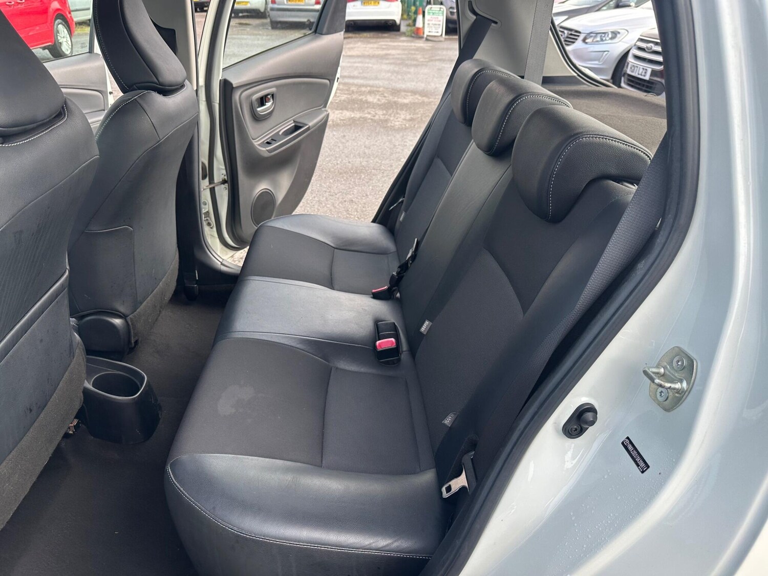 Used Toyota Yaris 2015 for sale - 75990416: Photo 20