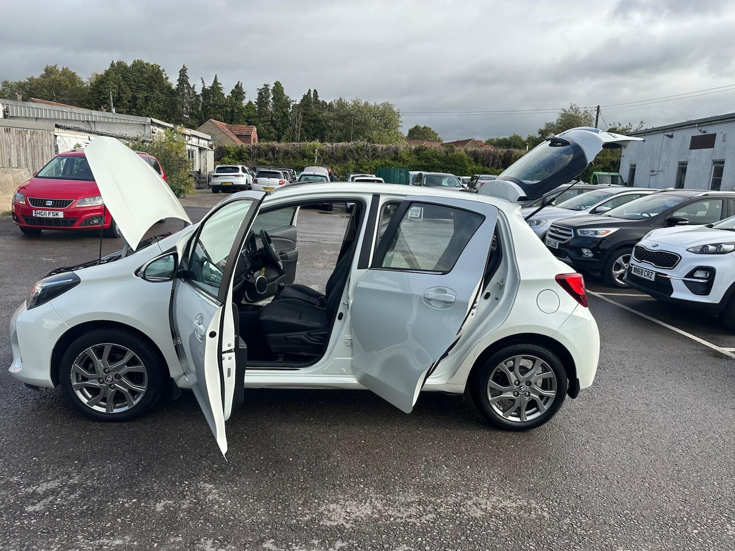 Used Toyota Yaris 2015 for sale - 75990416: Photo 28