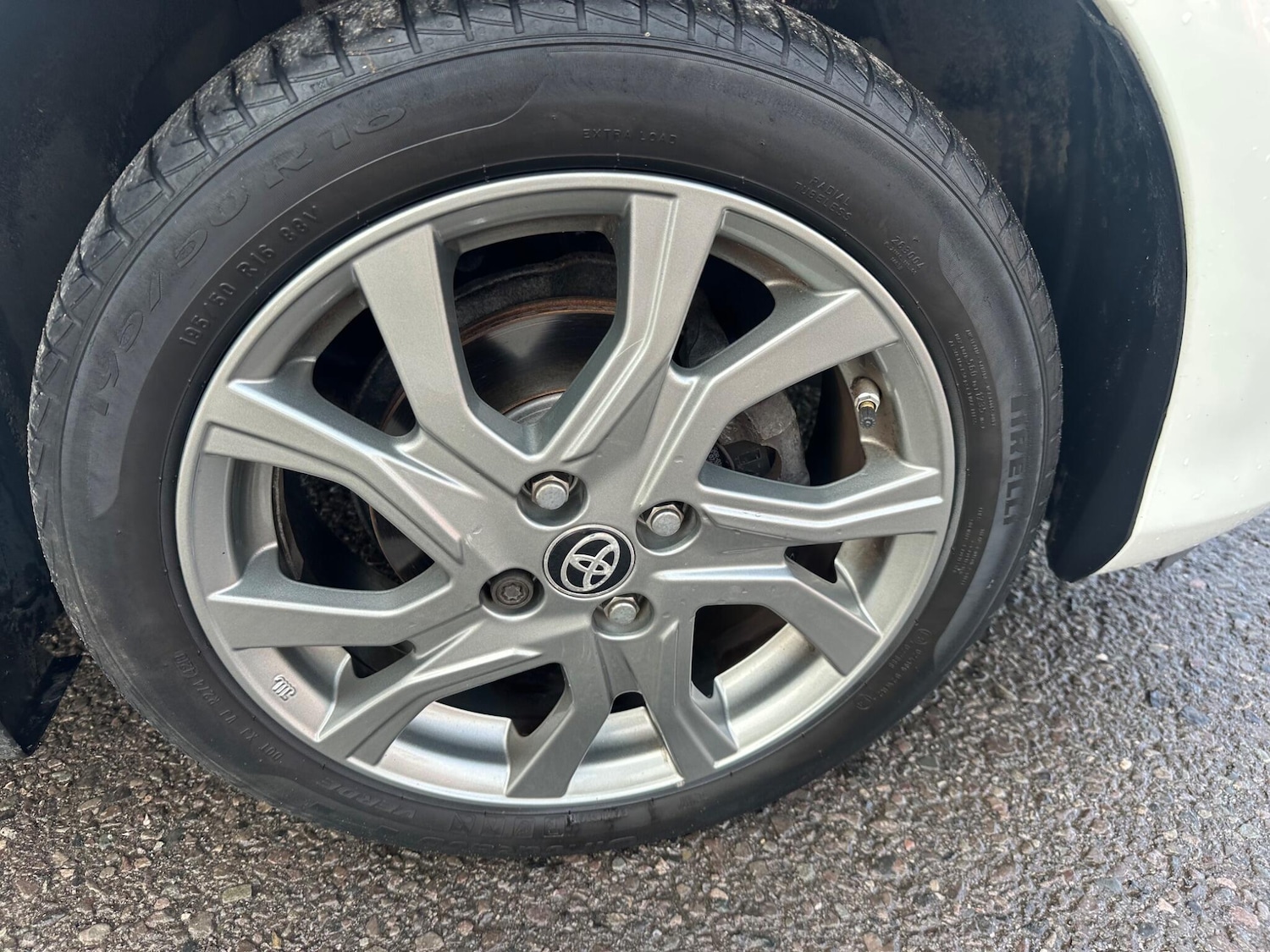 Used Toyota Yaris 2015 for sale - 75990416: Photo 32