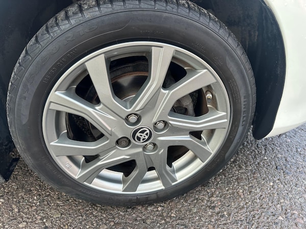 Used Toyota Yaris 2015 for sale - 75990416: Photo 32