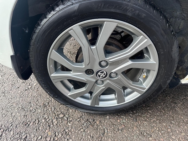 Used Toyota Yaris 2015 for sale - 75990416: Photo 33