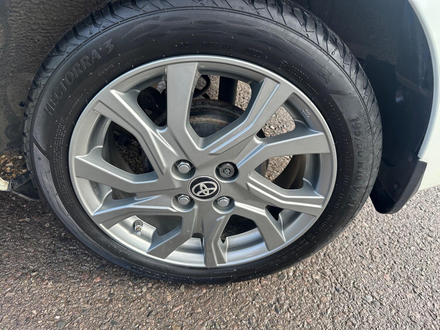 Used Toyota Yaris 2015 for sale - 75990416: Photo 34