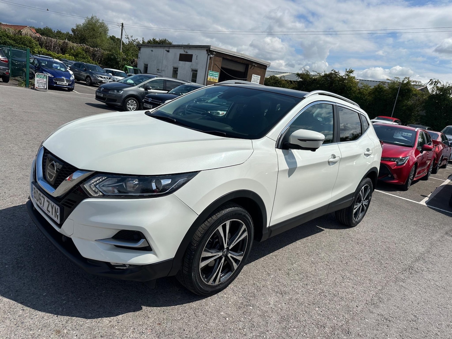 Used Nissan Qashqai 2017 for sale - 77351539: Photo 3